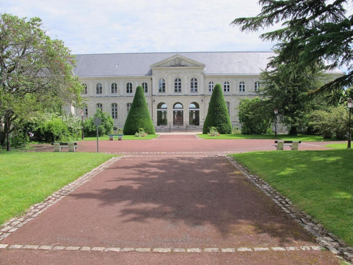 Petit Havre De Tranquillite Apartment Loudun Luaran gambar